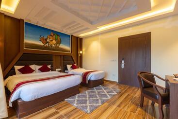 هتل Lumbini Palace Resort