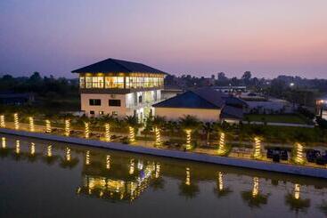 هتل Lumbini Palace Resort