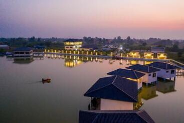 هتل Lumbini Palace Resort
