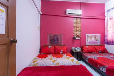 هتل Spot On 90156 Bidara Guest House