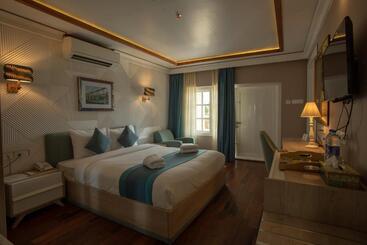 هتل State Beach Resort And Spa