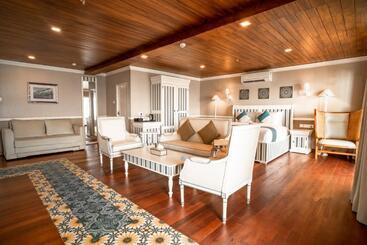 هتل State Beach Resort And Spa
