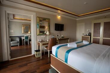 هتل State Beach Resort And Spa