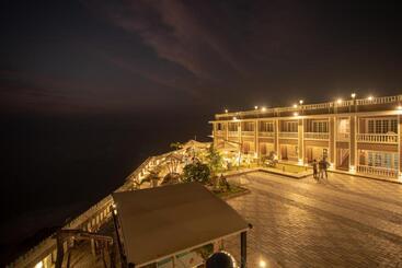 هتل State Beach Resort And Spa