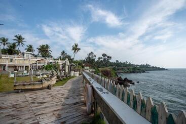 هتل State Beach Resort And Spa
