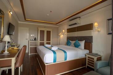 هتل State Beach Resort And Spa
