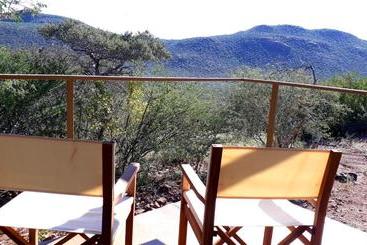 پانسیون Guestfarm Camp Oubokberg