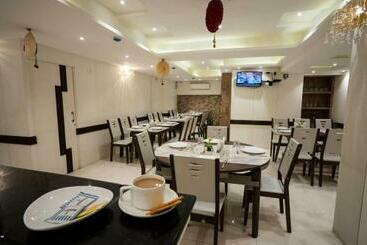 Пансион Star D'lite Guest House