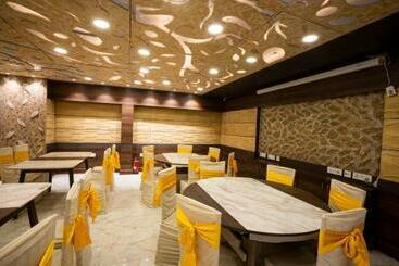 Пансион Star D'lite Guest House