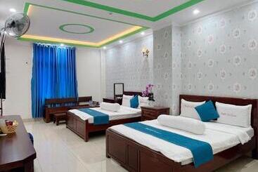 Anh Tuấn Hotel & Coffee   Pleiku, Gia Lai