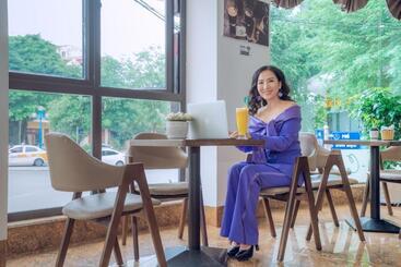 هتل Khách Sạn Hoàng Yến