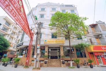 هتل Khách Sạn Hoàng Yến