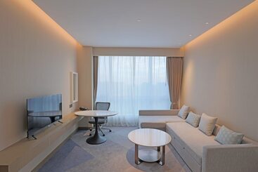 هتل Hilton Garden Inn Changzhou Jintan