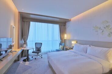 هتل Hilton Garden Inn Changzhou Jintan
