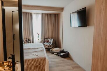 هتل Nivia Born Boutique