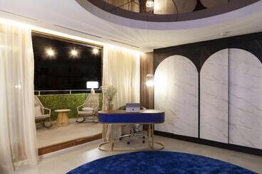 هتل Nivia Born Boutique