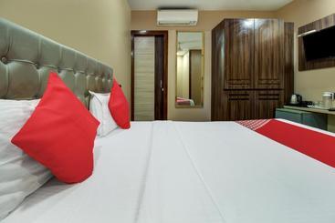Hotell Oyo Mum2055  Golden Crown
