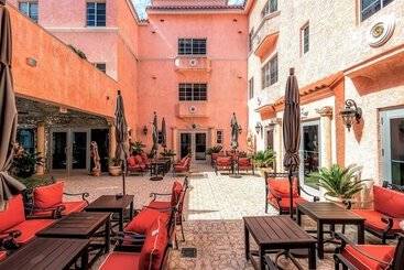 هتل Secret Garden Miami Beach