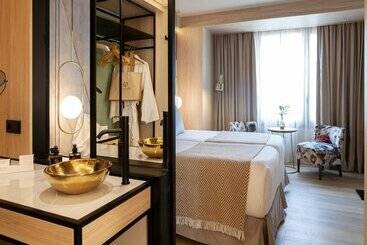 هتل Nivia Born Boutique