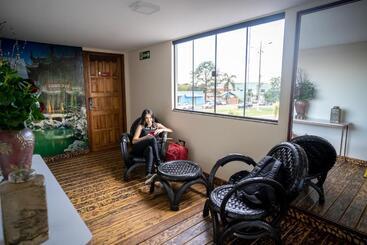 پانسیون Shelter Hostel E Pousada