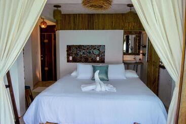 پانسیون Xcabal Hotel Boutique