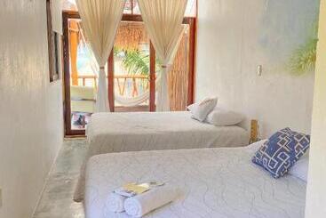 پانسیون Xcabal Hotel Boutique