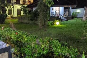 هتل Paradise Bungalow