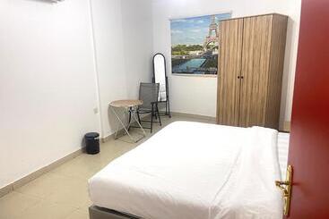 Al Quba Al Thahbia Hotel Suites 2