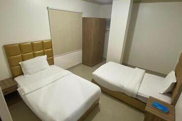 Al Quba Al Thahbia Hotel Suites 2
