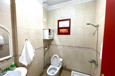 Al Quba Al Thahbia Hotel Suites 2
