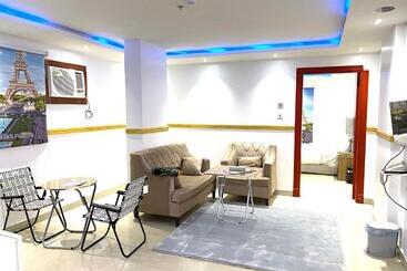 Al Quba Al Thahbia Hotel Suites 2