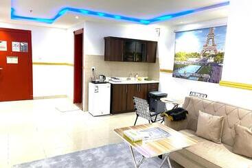 Al Quba Al Thahbia Hotel Suites 2