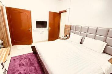 Al Quba Al Thahbia Hotel Suites 2