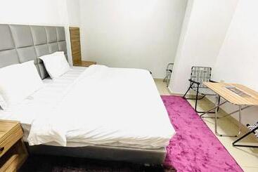 Al Quba Al Thahbia Hotel Suites 2