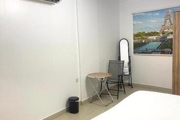 Al Quba Al Thahbia Hotel Suites 2