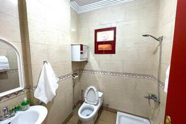 Al Quba Al Thahbia Hotel Suites 2