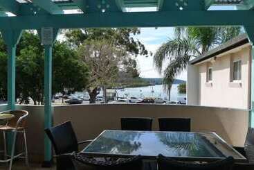 Watersedge Motel