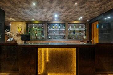 酒店 Surya Executive 3 Star