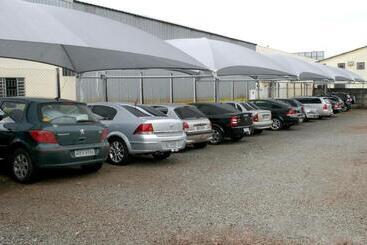 هتل Aero Park E Estacionamento