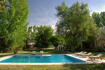 בית מלון כפרי Algodon Wine Estates & Champions Club
