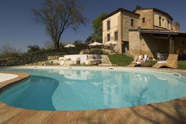 هتل Antico Borgo Di Tabiano Castello Relais De Charme