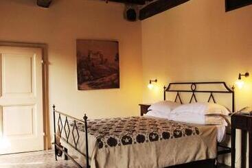 هتل Antico Borgo Di Tabiano Castello   Relais De Charme