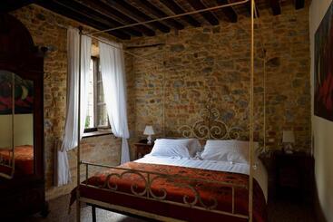 هتل Antico Borgo Di Tabiano Castello   Relais De Charme