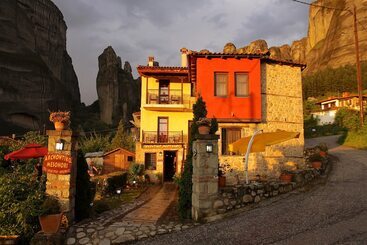 هتل Archontiko Mesohori Meteora