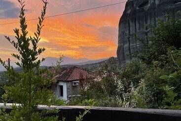 هتل Archontiko Mesohori Meteora