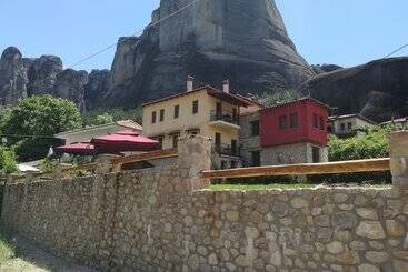 هتل Archontiko Mesohori Meteora