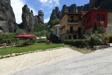 هتل Archontiko Mesohori Meteora