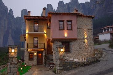 هتل Archontiko Mesohori Meteora