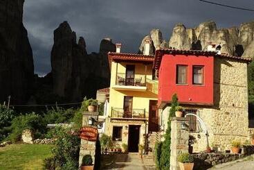 هتل Archontiko Mesohori Meteora