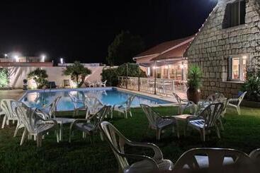 هتل Arcu Di Sole